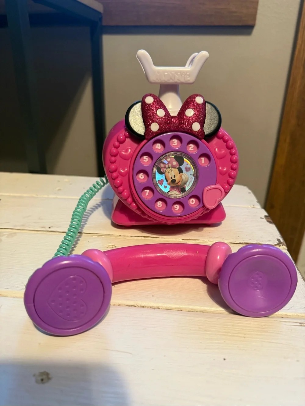 Phone Play Pretend Disney Minnie Mouse Happy Helpers Lights Up & Makes Sound.